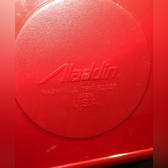 1994 “THE SHADOW” Lunch Box Manufactured by Aladdin Industries, Previously Owned - Picture 3 of 9